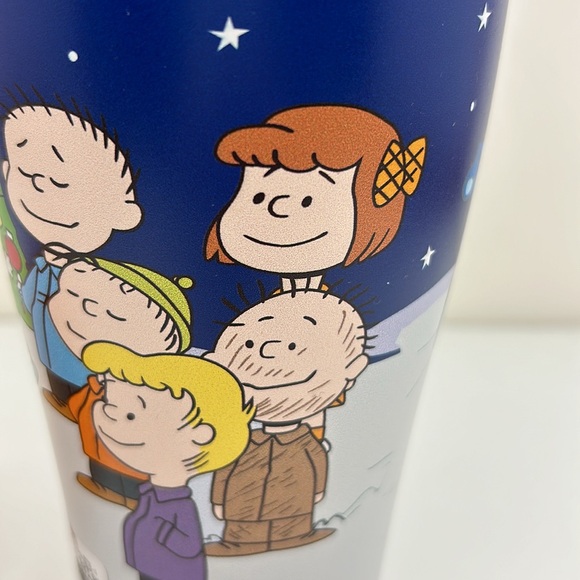 Snoopy Peanuts Christmas cup with lid and straw Zrike Brands by R Squared - Picture 6 of 16